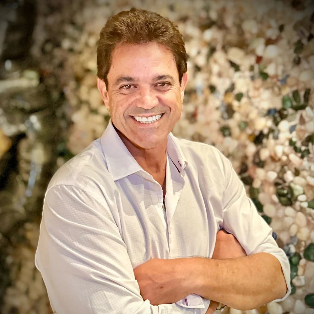 Portrait of Antonio Martins, CEO of Acontece.com